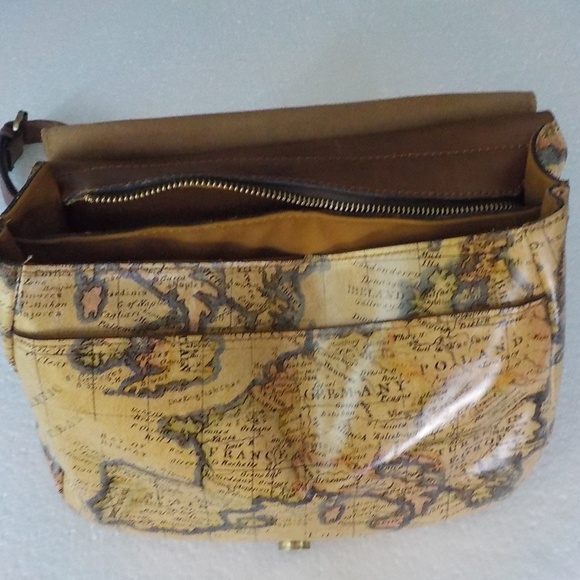 LIKE NEW Map Bag & Wallet FINAL PRICE!! - Picture 10 of 16